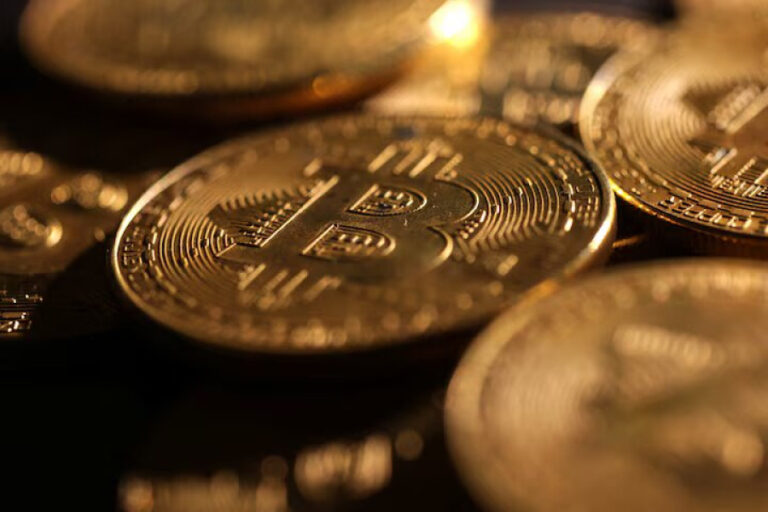 SEC Coin Boosts Bitcoin Past $100K Amid Trump Crypto Push